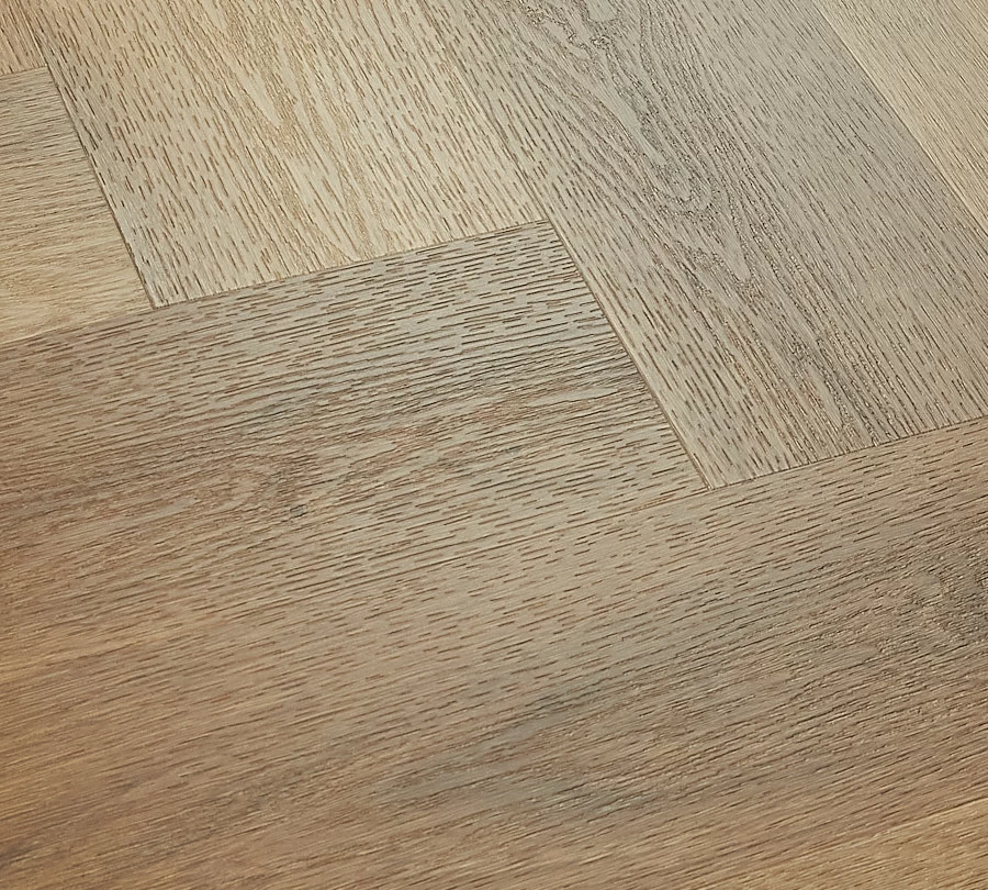 Кварцвинил Invictus Maximus Dryback Herringbone Highland Oak - Chocolate